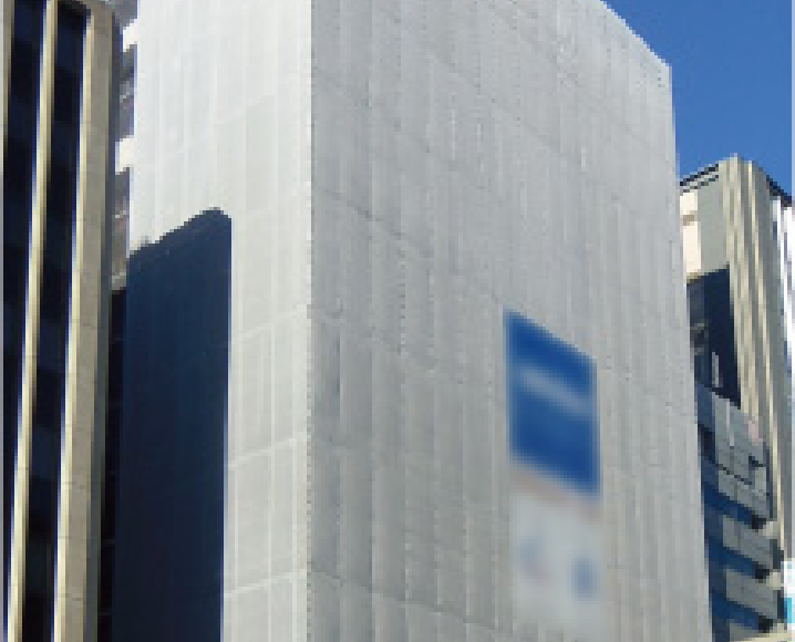 都市部の高層ビル:高さ54mも二本組みなしで設置